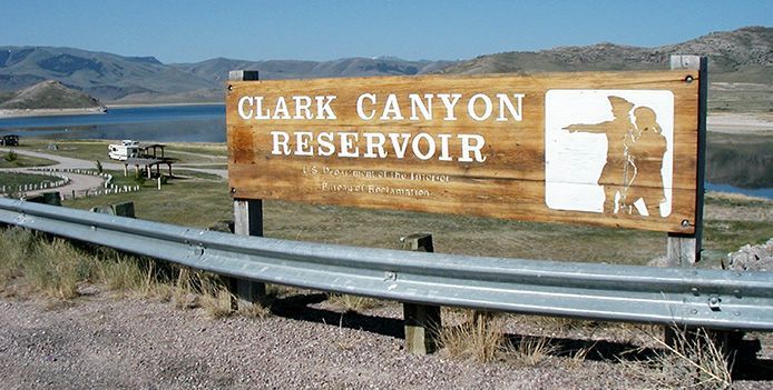Clark_Canyon_Reservoir_Sign-316-694-351-80-c